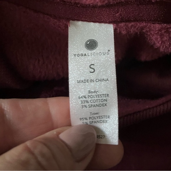 Oversized maroon hoodie in fantastic condition. - Picture 4 of 8